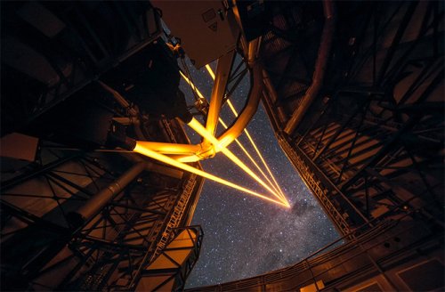 Телескоп VLT начинает использовать свое лазерное «супероружие»